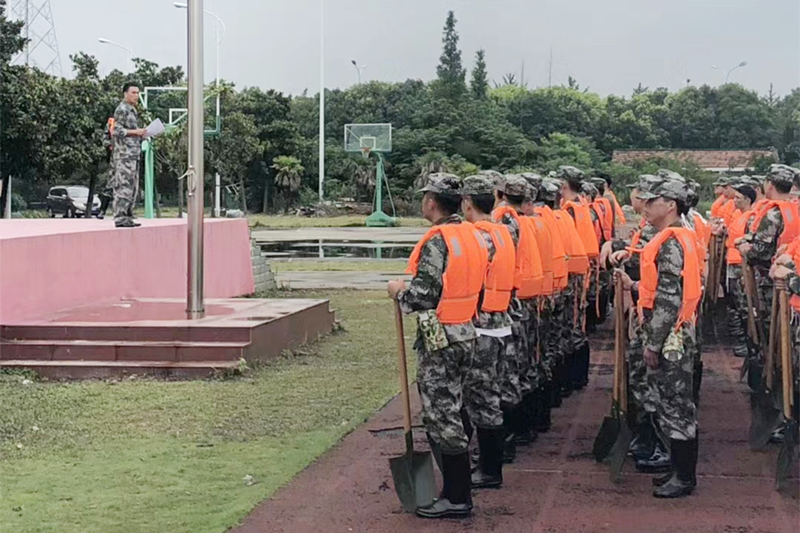 以汛為令 保安公司民兵應(yīng)急連參加市武裝部集結(jié)活動(dòng).jpg